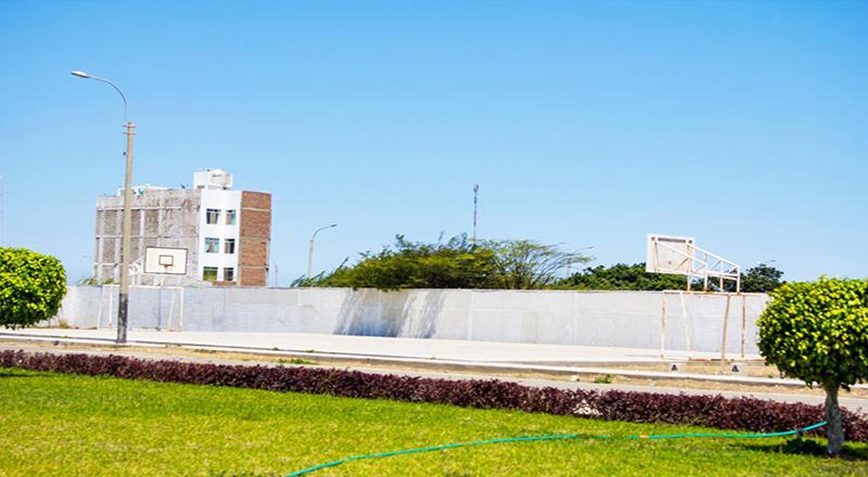 VENTA DE AMPLIO TERRENO EN URB. LOS NOGALES